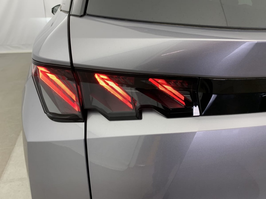 PEUGEOT 5008 Hybrid 145 e-DCS6 GT - ref: 1-378676 - Photo 12