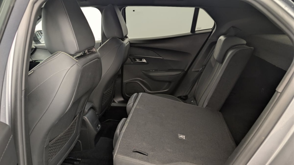 PEUGEOT 2008 PureTech 130 S S EAT8 GT - ref: 1-378855 - Photo 12