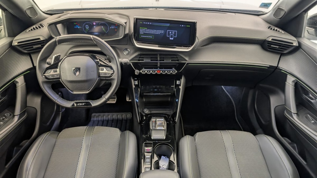 PEUGEOT 2008 PureTech 130 S S EAT8 GT - ref: 1-378855 - Photo 13