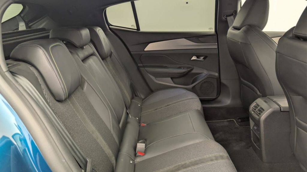 PEUGEOT 408 Hybrid 145 e-DCS6 GT - ref: 1-378856 - Photo 10