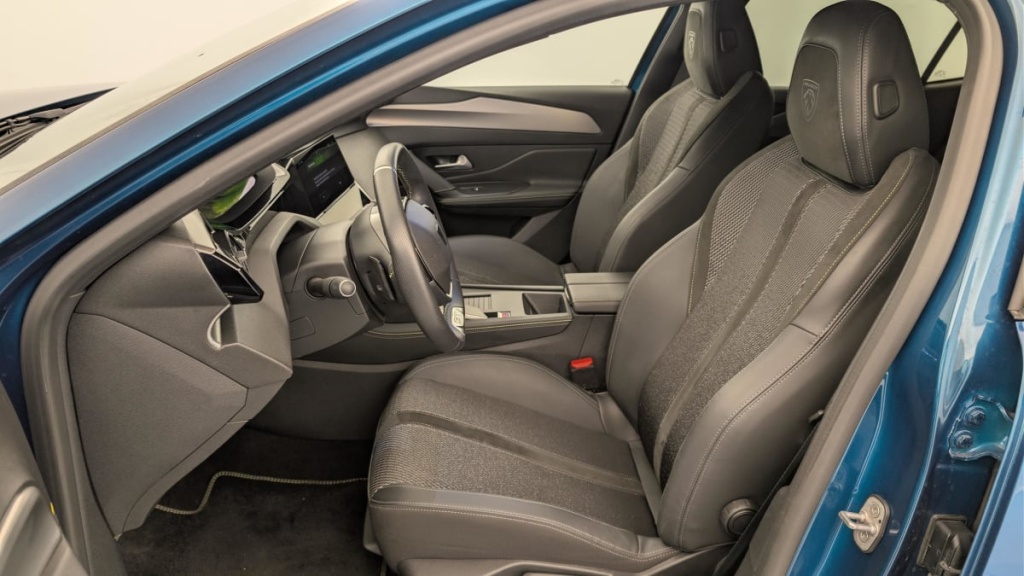 PEUGEOT 408 Hybrid 145 e-DCS6 GT - ref: 1-378856 - Photo 16