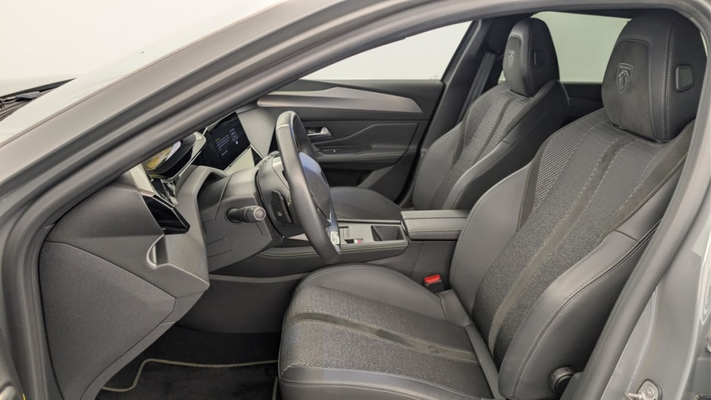 PEUGEOT 408 Hybrid 145 e-DCS6 GT - ref: 1-378857 - Photo 16