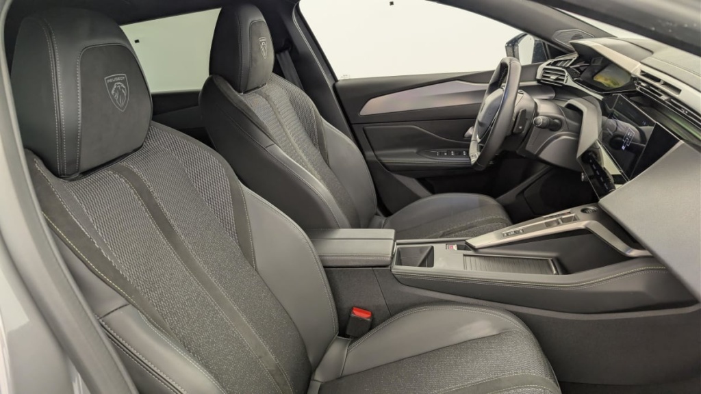 PEUGEOT 408 Hybrid 145 e-DCS6 GT - ref: 1-378857 - Photo 9