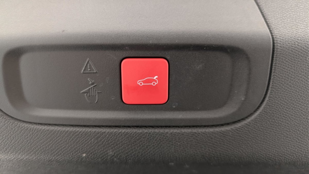 PEUGEOT 408 Hybrid 145 e-DCS6 GT - ref: 1-378876 - Photo 18