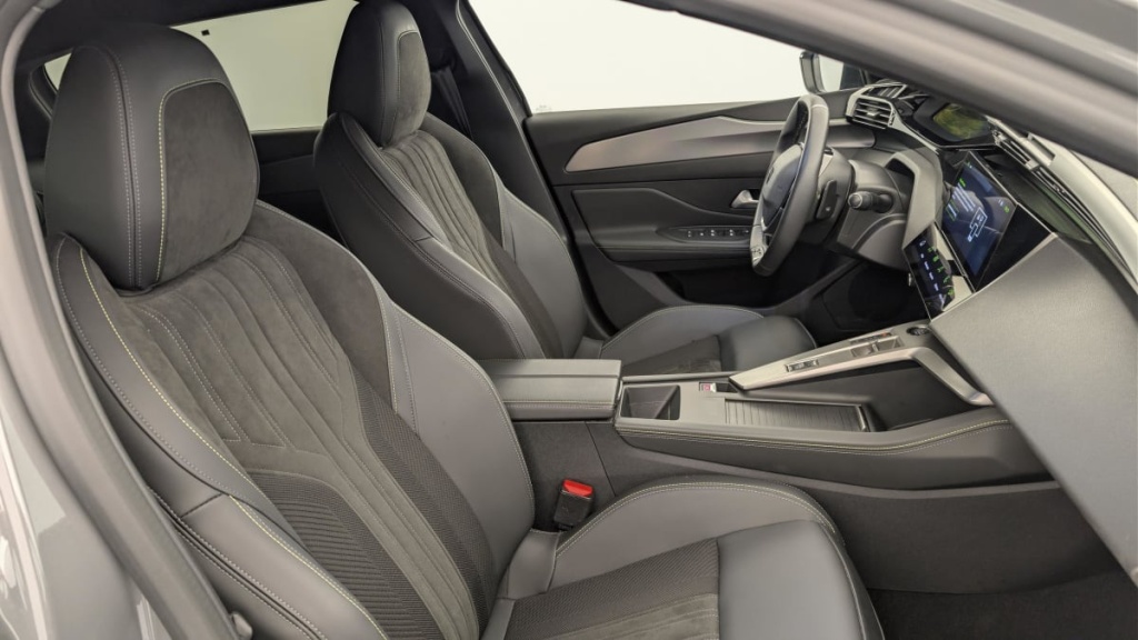 PEUGEOT 408 Hybrid 145 e-DCS6 GT - ref: 1-378876 - Photo 9