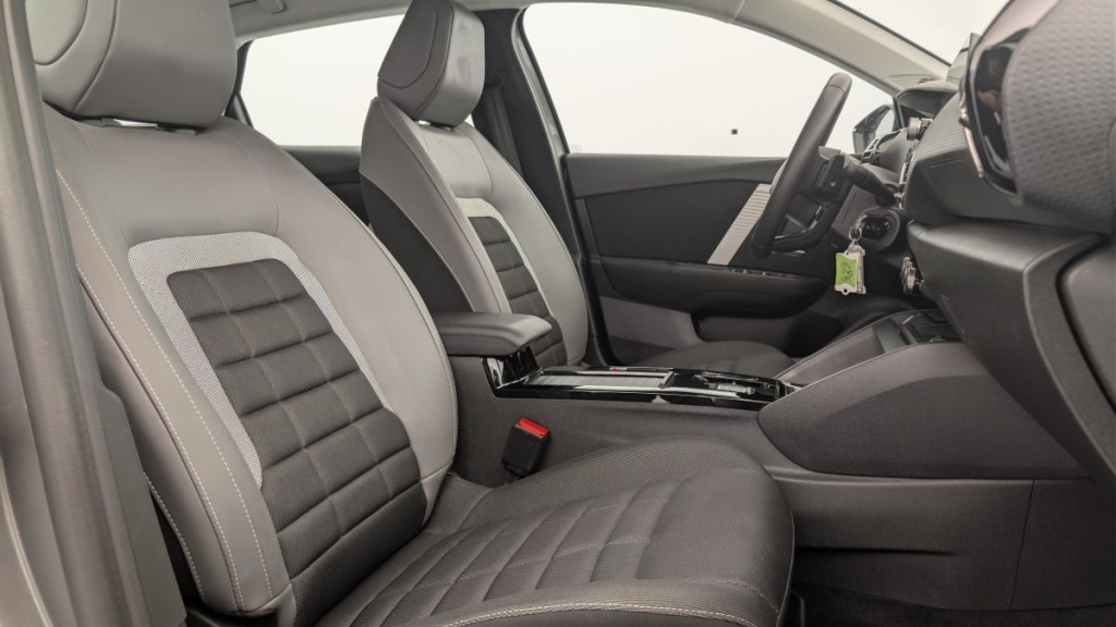 CITROEN C4 PureTech 130 EAT8 Plus - ref: 1-378886 - Photo 9