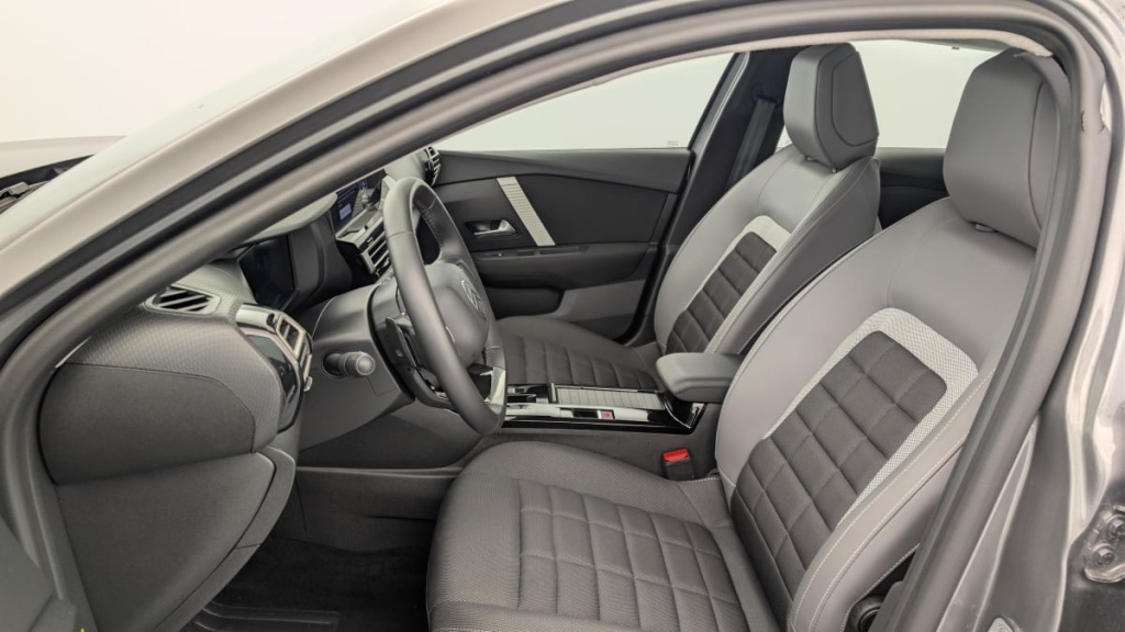 CITROEN C4 PureTech 130 EAT8 Plus - ref: 1-378887 - Photo 16