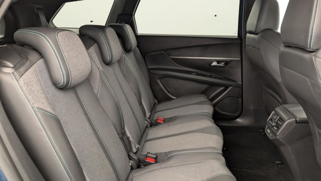 PEUGEOT 5008 BlueHDi 130ch S S EAT8 Allure Pack - ref: 1-378893 - Photo 10