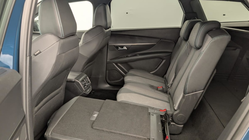 PEUGEOT 5008 BlueHDi 130ch S S EAT8 Allure Pack - ref: 1-378893 - Photo 12