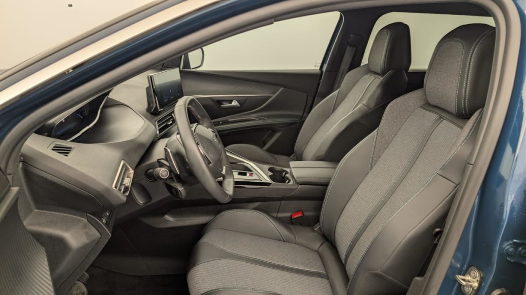 PEUGEOT 5008 BlueHDi 130ch S S EAT8 Allure Pack - ref: 1-378893 - Photo 16