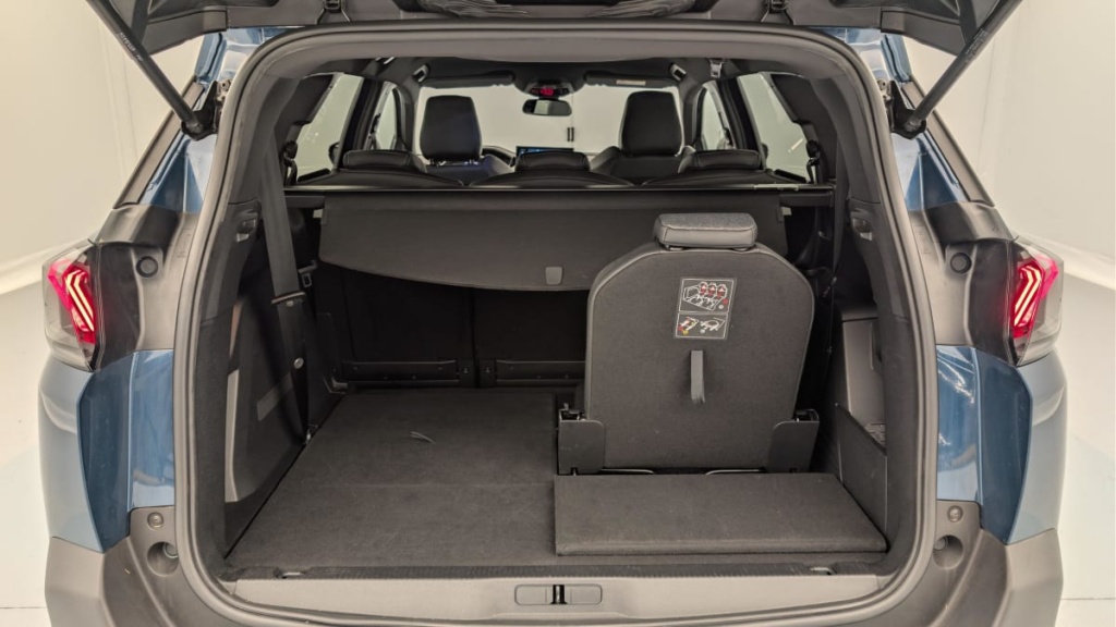 PEUGEOT 5008 BlueHDi 130ch S S EAT8 Allure Pack - ref: 1-378896 - Photo 11