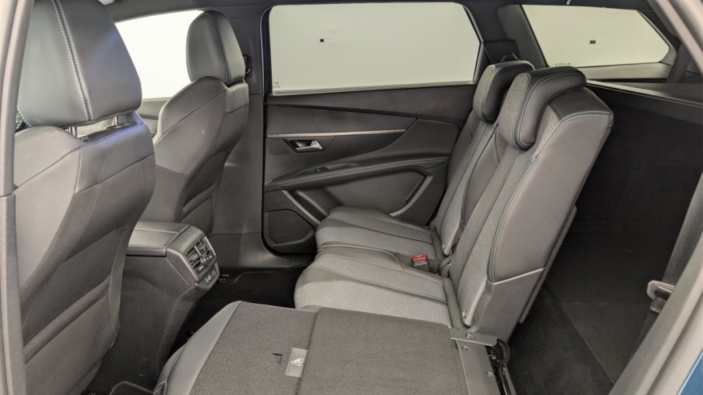 PEUGEOT 5008 BlueHDi 130ch S S EAT8 Allure Pack - ref: 1-378896 - Photo 12