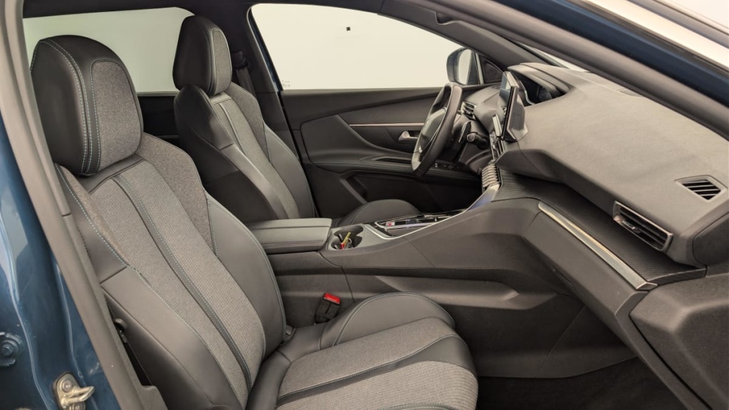 PEUGEOT 5008 BlueHDi 130ch S S EAT8 Allure Pack - ref: 1-378897 - Photo 9