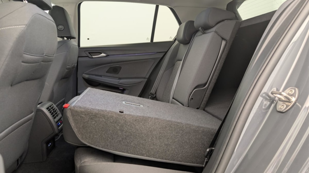 VOLKSWAGEN Golf 1.5 eTSI EVO2 116 DSG7 Life Plus - ref: 1-379034 - Photo 12