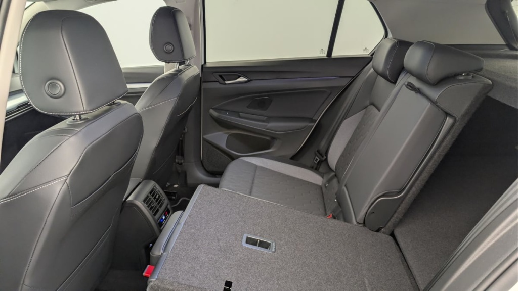 VOLKSWAGEN Golf 2.0 TDI 150 DSG7 LIFE PLUS - ref: 1-379227 - Photo 12