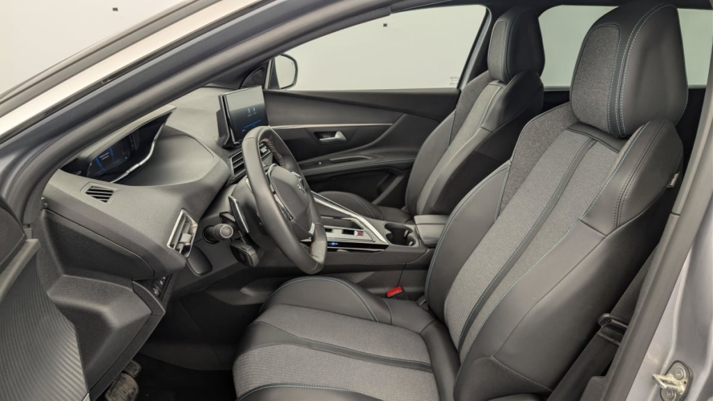 PEUGEOT 5008 Hybrid 136 e-DCS6 Allure Pack - ref: 1-379241 - Photo 16