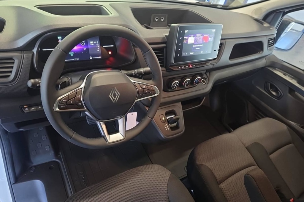 RENAULT Trafic BLUE DCI 150 L2H1 3T AUTO ADVANCE - ref: 1-379321 - Photo 12