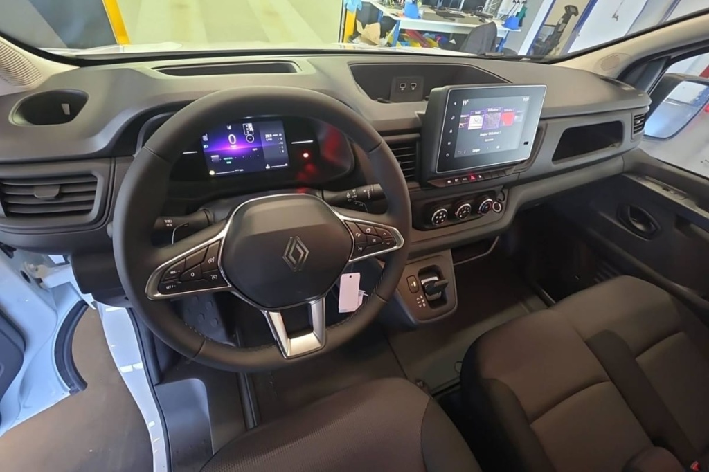 RENAULT Trafic BLUE DCI 150 L2H1 3T AUTO ADVANCE - ref: 1-379324 - Photo 13