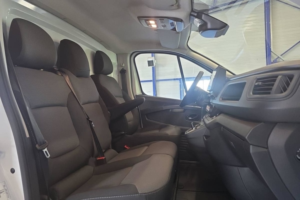 RENAULT Trafic BLUE DCI 150 L2H1 3T AUTO ADVANCE - ref: 1-379325 - Photo 9