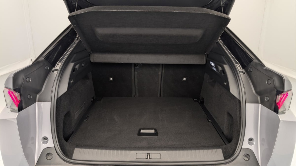 PEUGEOT 3008 Hybrid 145 e-DCS6 GT - ref: 1-379640 - Photo 11