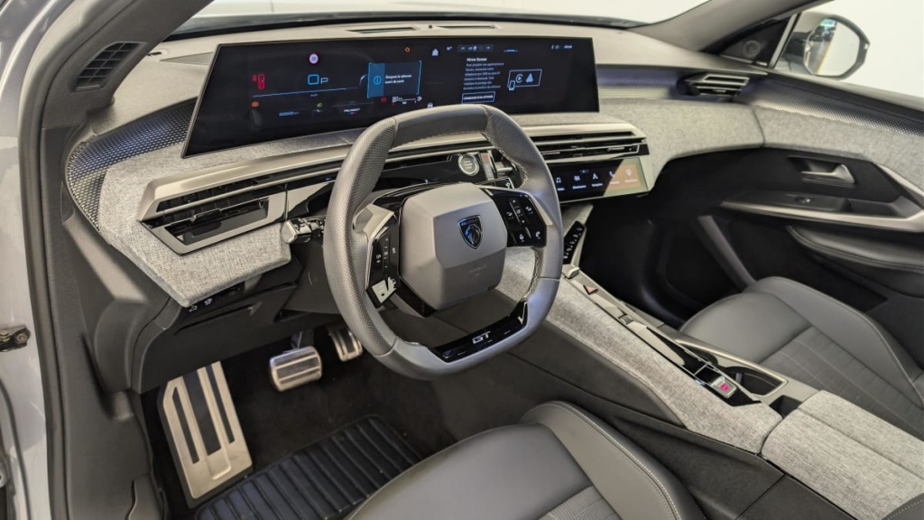 PEUGEOT 3008 Hybrid 145 e-DCS6 GT - ref: 1-379640 - Photo 15