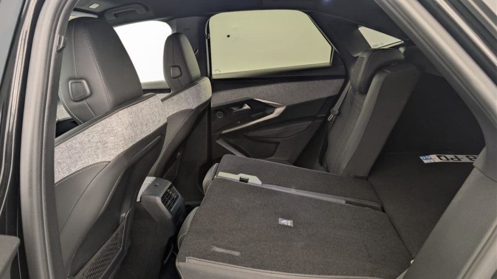 PEUGEOT 3008 Hybrid 145 e-DCS6 GT - ref: 1-379645 - Photo 12