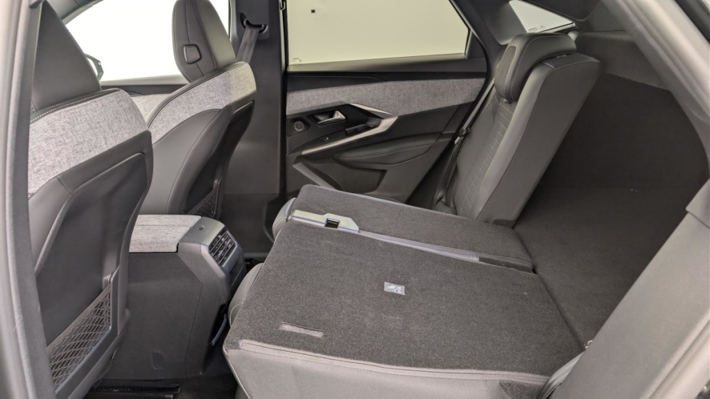 PEUGEOT 3008 Hybrid 145 e-DCS6 GT - ref: 1-379648 - Photo 12