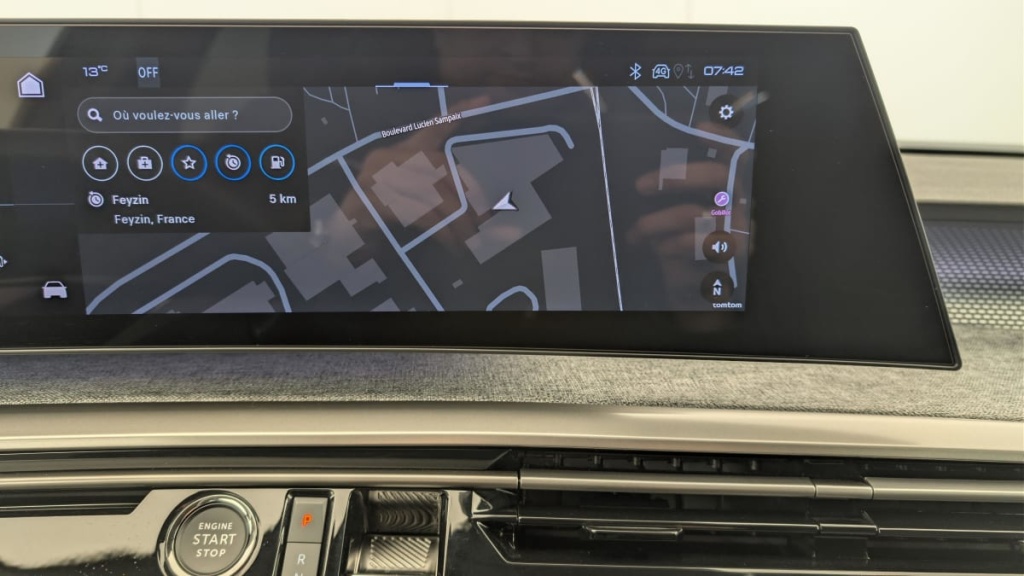 PEUGEOT 3008 Hybrid 145 e-DCS6 GT - ref: 1-379648 - Photo 17