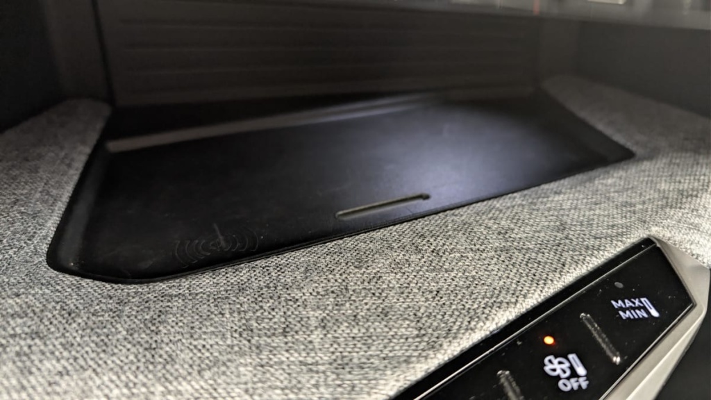 PEUGEOT 3008 Hybrid 145 e-DCS6 GT - ref: 1-379648 - Photo 20