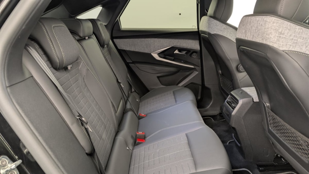 PEUGEOT 3008 Hybrid 145 e-DCS6 GT - ref: 1-379649 - Photo 10