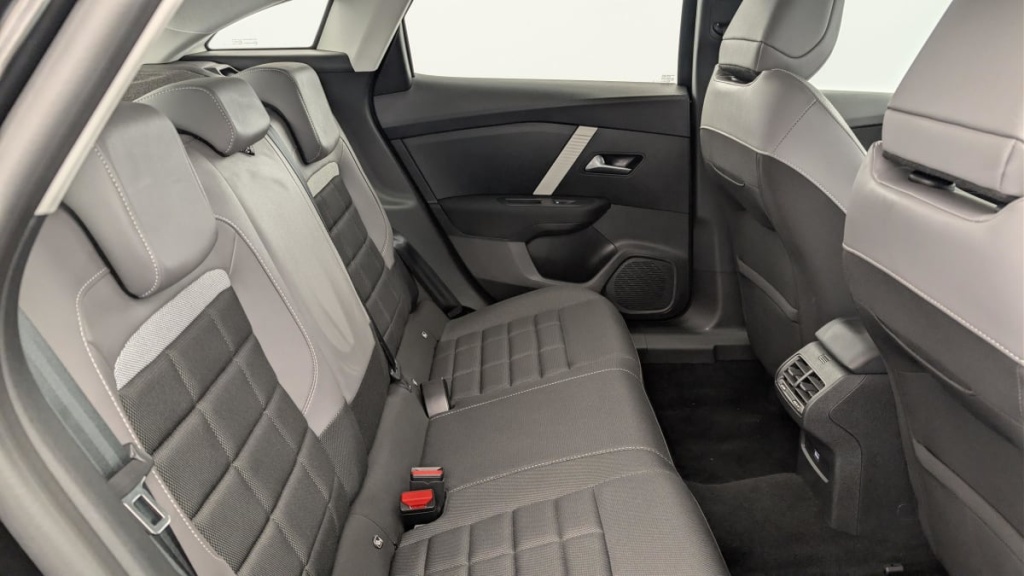 CITROEN C4 PureTech 130 EAT8 Plus - ref: 1-379707 - Photo 10