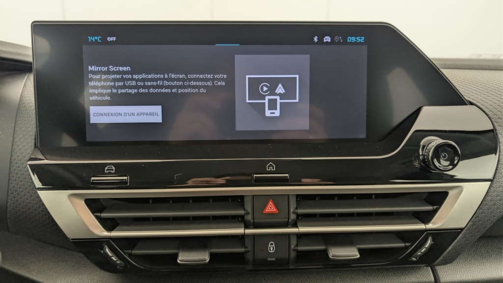 CITROEN C4 PureTech 130 EAT8 Plus - ref: 1-379710 - Photo 17