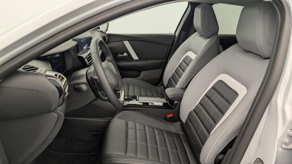 CITROEN C4 Hybride 145 e-DCS6 Max - ref: 1-379720 - Photo 16