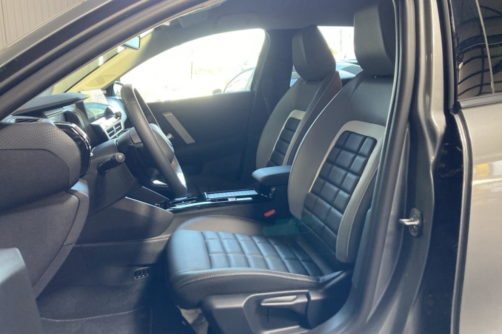 CITROEN C4 Hybride 145 e-DCS6 Max - ref: 1-379722 - Photo 9