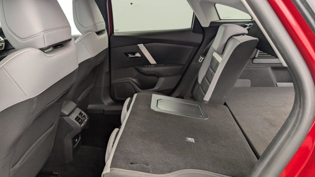 CITROEN C4 Hybride 145 e-DCS6 Max - ref: 1-379728 - Photo 12