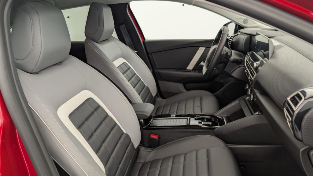 CITROEN C4 Hybride 145 e-DCS6 Max - ref: 1-379728 - Photo 9