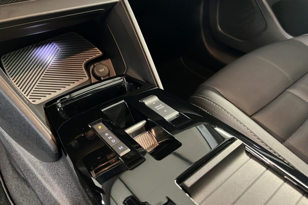 CITROEN C4 Hybride 145 e-DCS6 Max - ref: 1-379730 - Photo 16