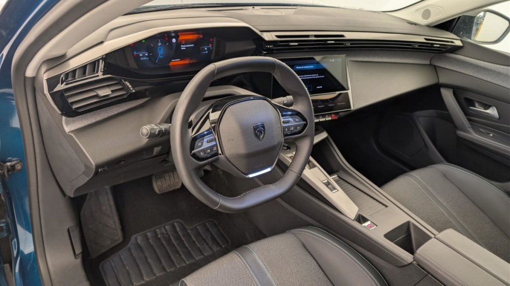 PEUGEOT 408 Hybrid 145 e-DCS6 Allure - ref: 1-379732 - Photo 15