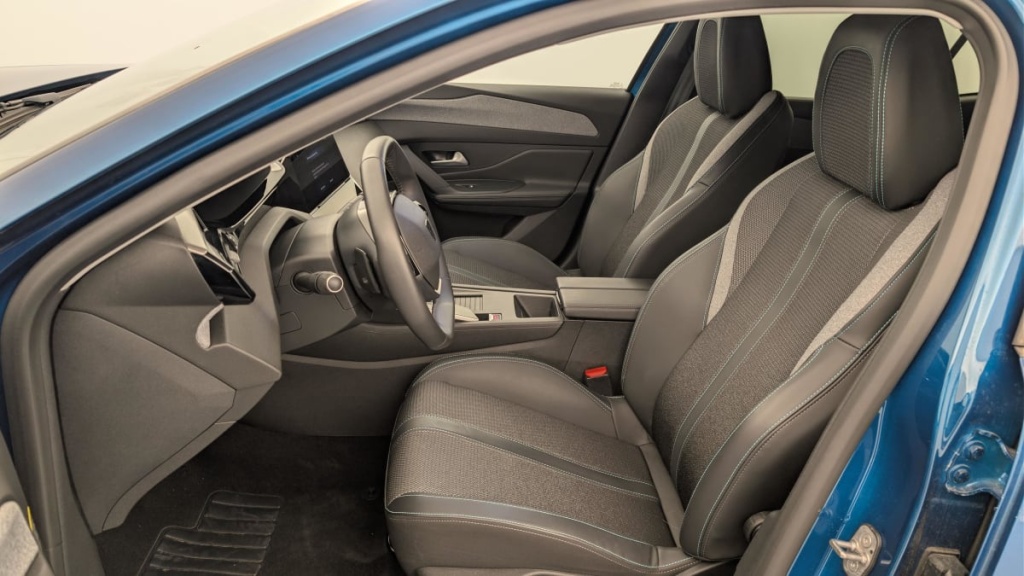 PEUGEOT 408 Hybrid 145 e-DCS6 Allure - ref: 1-379732 - Photo 16