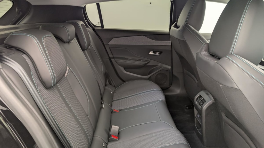 PEUGEOT 308 Hybrid 145 e-DCS6 Allure - ref: 1-379929 - Photo 10