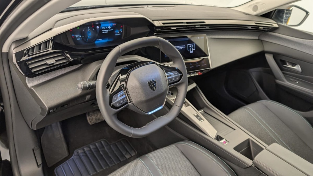 PEUGEOT 308 Hybrid 145 e-DCS6 Allure - ref: 1-379929 - Photo 15