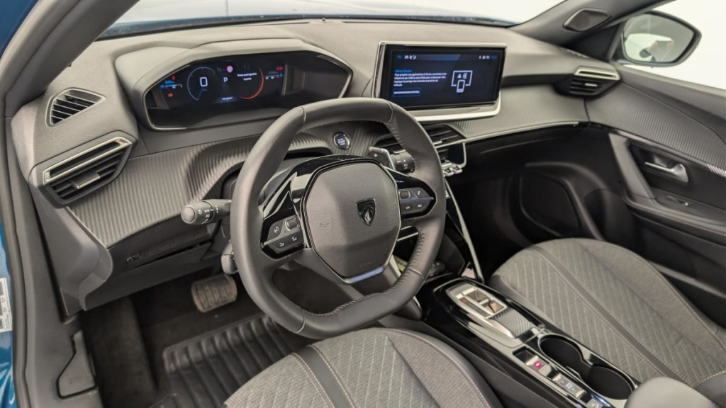 PEUGEOT 2008 Hybrid 145 e-DCS6 Allure - ref: 1-379947 - Photo 15