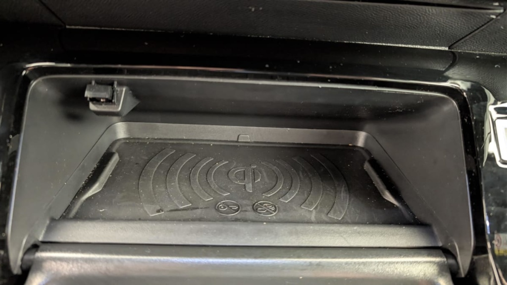 PEUGEOT 2008 Hybrid 145 e-DCS6 Allure - ref: 1-379947 - Photo 19