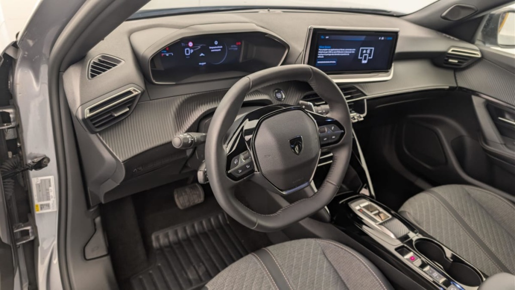 PEUGEOT 2008 Hybrid 145 e-DCS6 Allure - ref: 1-379966 - Photo 15