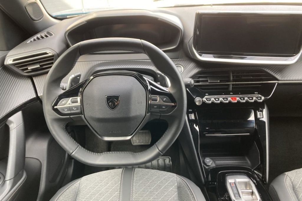 PEUGEOT 2008 Hybrid 145 e-DCS6 Allure - ref: 1-379970 - Photo 13