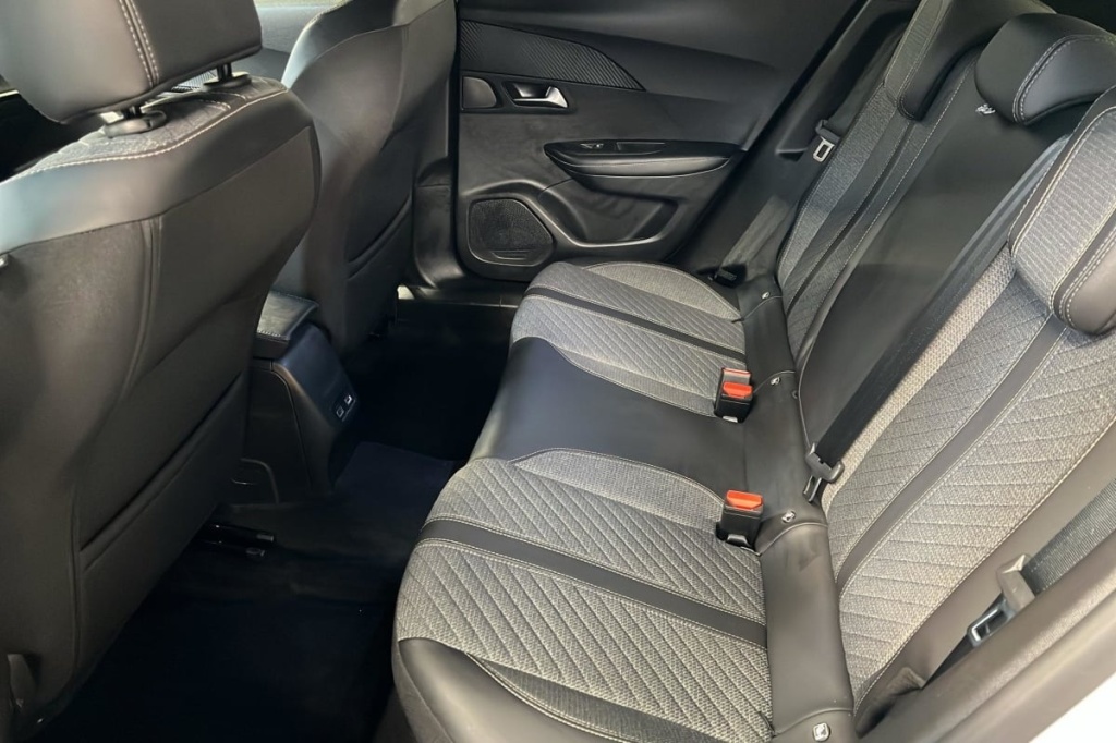 PEUGEOT 2008 Hybrid 145 e-DCS6 Allure - ref: 1-379980 - Photo 10