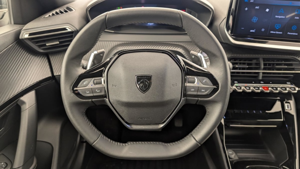 PEUGEOT 2008 Hybrid 145 e-DCS6 Allure - ref: 1-379983 - Photo 14