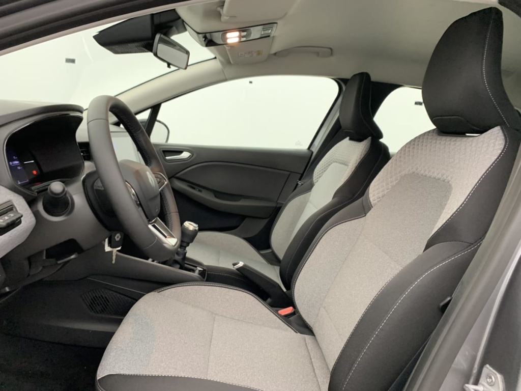 RENAULT Clio BLUE DCI 100 CH GSR2 EVOLUTION - ref: 1-380664 - Photo 17