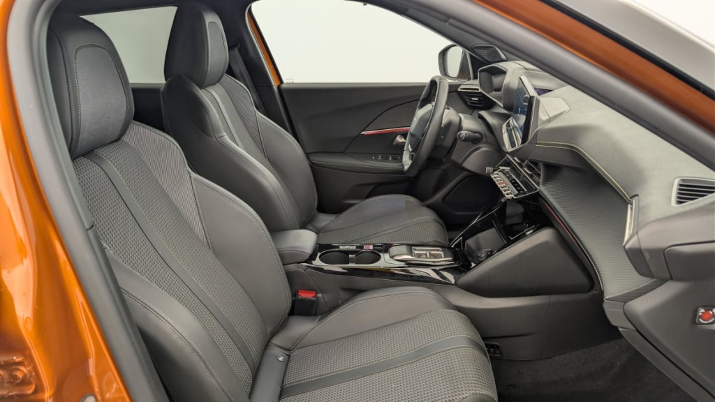 PEUGEOT 2008 136 ch GT - ref: 1-380685 - Photo 9