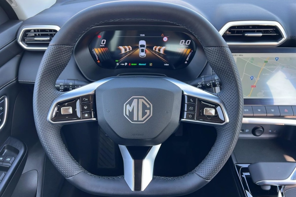 MG ZS 1.5 L Hybrid+ 197 ch Luxury - ref: 1-380744 - Photo 14